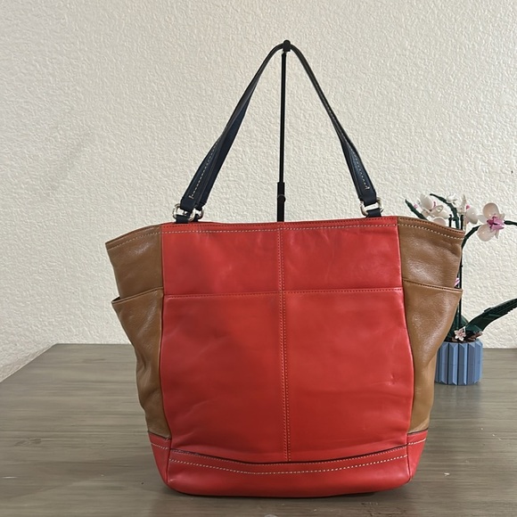 Coach F24391 Park Color Block Large Hobo Vermillion Multicolor - Picture 2 of 10